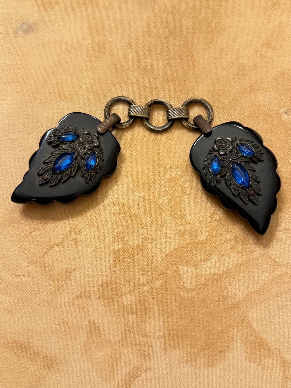 Vintage Art Deco French Bakelite Black Leaf Connector - Women's Accessory